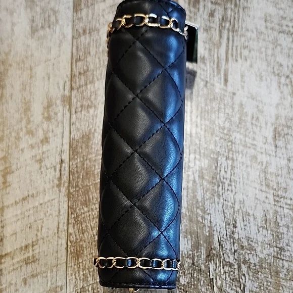Badgley Mischka Black and Gold Quilted Chain Bag - Picture 8 of 9